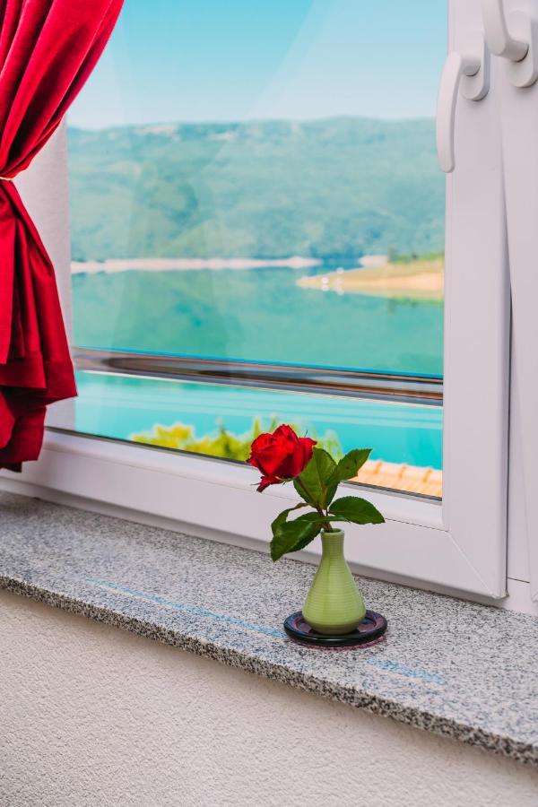 Apartmani Markesic Ramsko Jezero Prozor Exterior foto