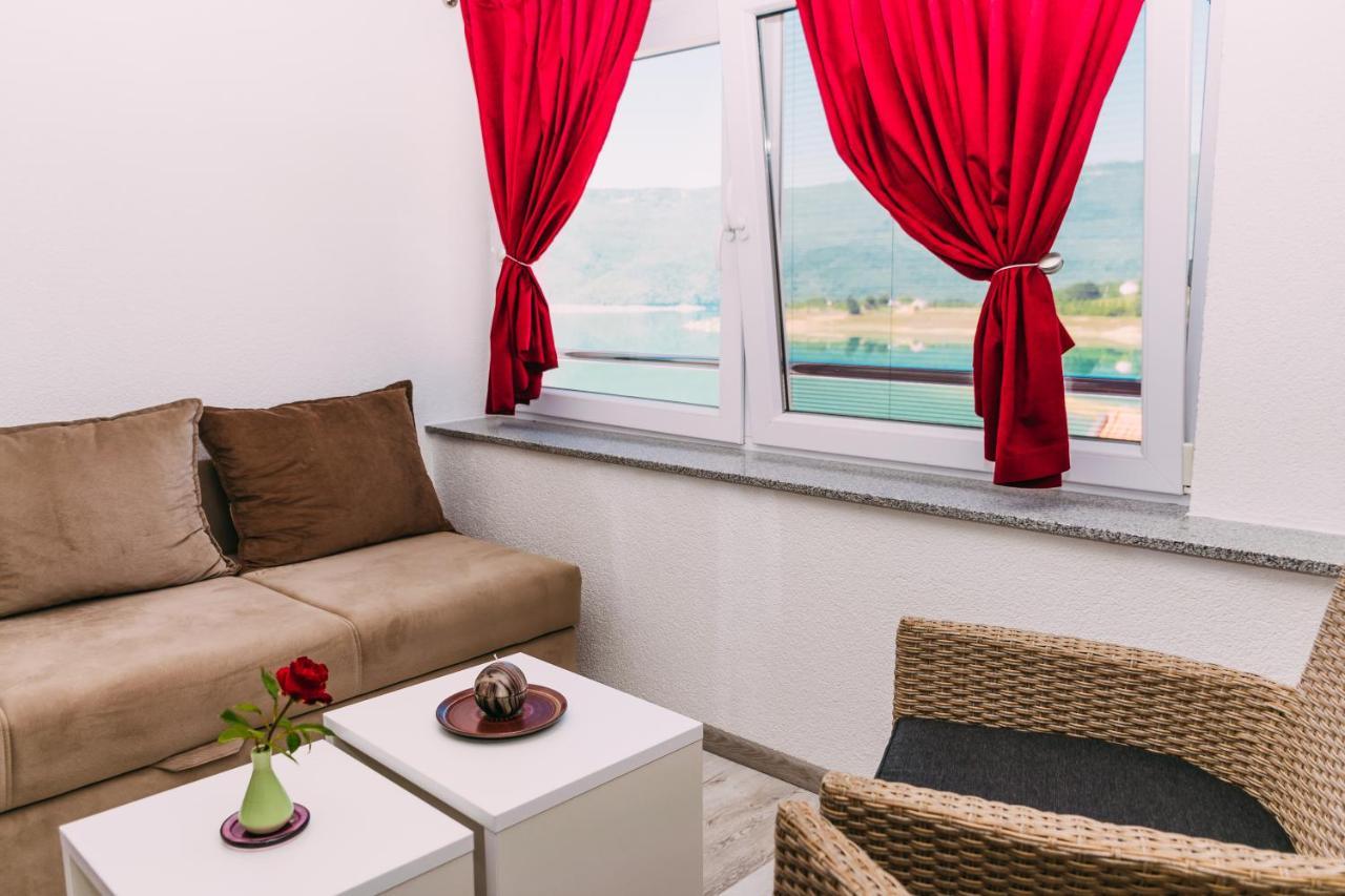 Apartmani Markesic Ramsko Jezero Prozor Exterior foto
