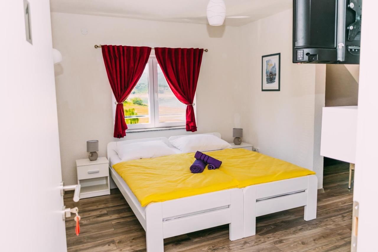 Apartmani Markesic Ramsko Jezero Prozor Exterior foto