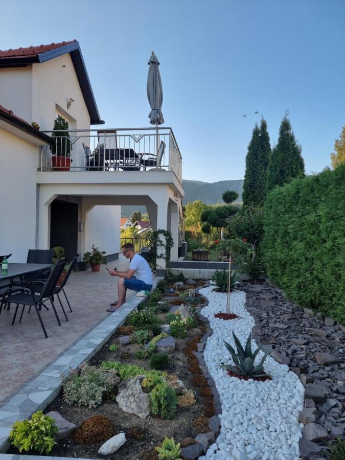 Apartmani Markesic Ramsko Jezero Prozor Exterior foto